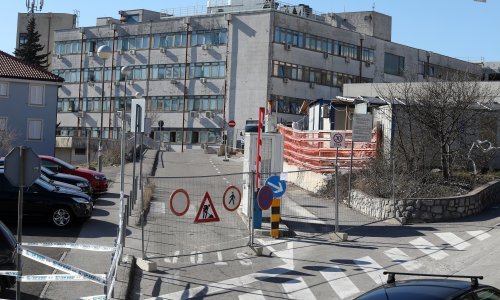 Riječki KBC može primiti još maksimalno 100 pacijenta: 'Svaka obitelj zaraženog postaje žarište, izbjegavajte okupljanja'