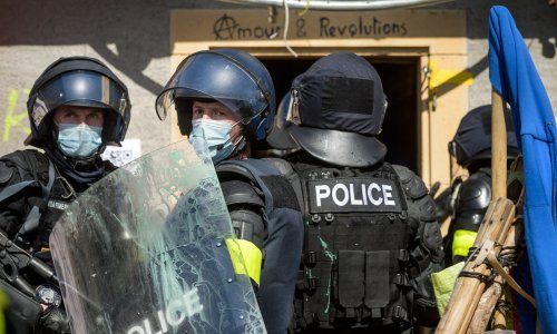 Švicarska: Policija rastjerala prosvjednike gumenim mecima i suzavcem