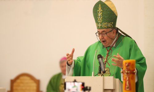 Kardinal Puljić pozvao vjernike da ne posustanu pod teretom straha i neizvjesnosti koje nosi pandemija