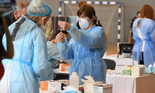 Do danas u Hrvatskoj cijepljeno 427.387 osoba, jako malo ih primilo drugu dozu