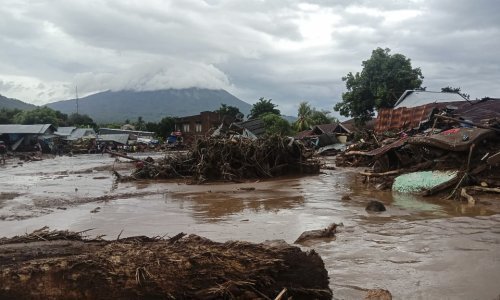 Najmanje 50 mrtvih u poplavama i odronima u Indoneziji i Istočnom Timoru