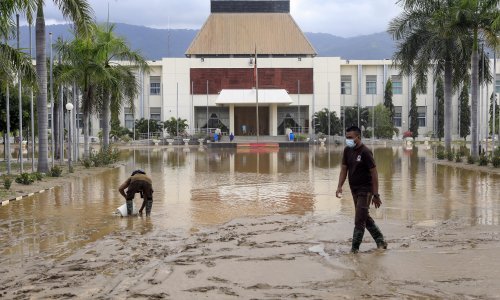 U istočnoj Indoneziji više od 100 poginulih u poplavama i odronima
