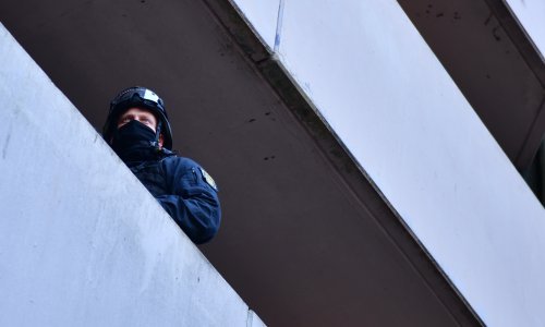 Mladić u Njemačkoj pao s balkona bježeći od covid provjere