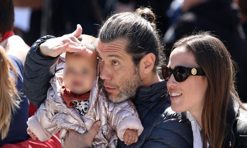 [FOTO] Sedmomjesečna mezimica Marija Petrekovića već pokazuje smisao za modu