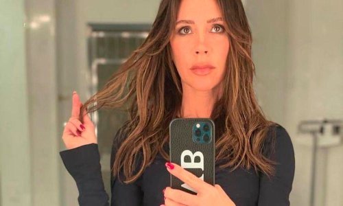 Victoria Beckham kakvu još nismo vidjeli: Odala počast kolegici u omraženom modnom uzorku