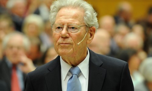 Umro teolog Hans Küng, zagovornik reforme Katoličke Crkve i protivnik doktrine o Papinoj nepogrešivosti
