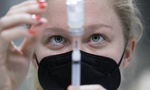 Moderna: Treća doza protiv covida jača imuni odgovor i na nove varijante koronavirusa