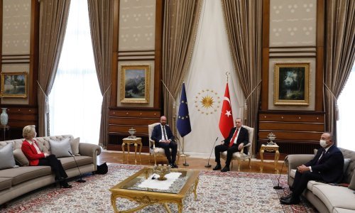 Predsjednik Europskog vijeća: Loše spavam nakon gafa s kaučem