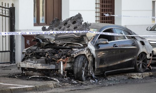 [FOTO/VIDEO] U centru Zagreba izgorio skupocjeni automobil, policija je na terenu