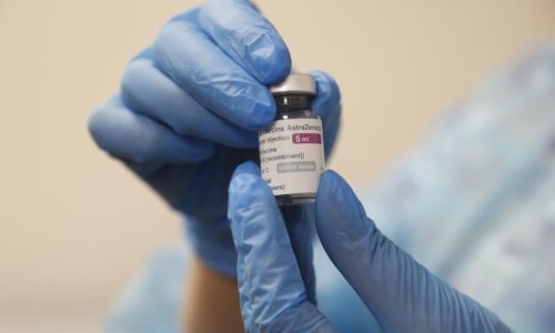 HZJZ prelomio: AstraZeneca vrlo rijetko uzrokuje trombozu, treba se nastaviti cijepiti