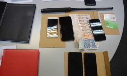 U Zagrebu uhićeno 10 osoba; prevozili su migrante iz BiH u Sloveniju, a za što su im uzimali po nekoliko tisuća eura