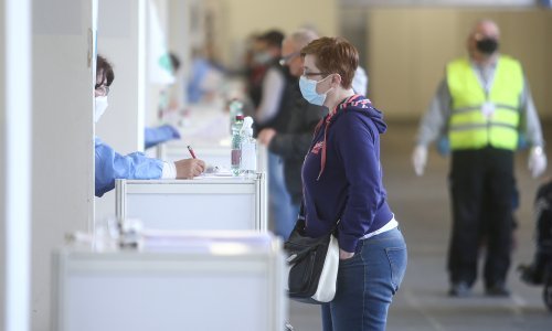 Plan za treću fazu: Cjepivo će dobiti konobari, djelatnici hotela i kampova, iznajmljivači...