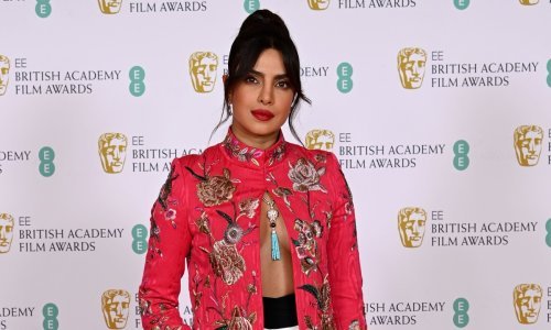 Vrtoglav dekolte: Svi bruje o smjeloj kombinaciji lijepe Priyanke Chopre