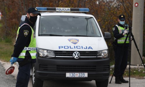 Rekorder s karlovačkog područja imao je 3,23 promila, a brzanac na autocesti je zamislio da je na pisti za F1