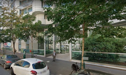 Pucnjava pred pariškom bolnicom: Dvije osobe ustrijeljene, jedna od njih preminula. Napadač pobjegao skuterom