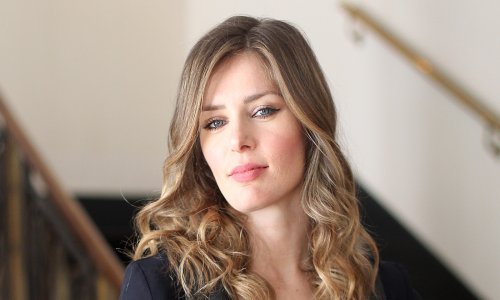 Leona Paraminski pozirala u šestom mjesecu trudnoće i sa suprugom obilježila 9. godišnjicu braka