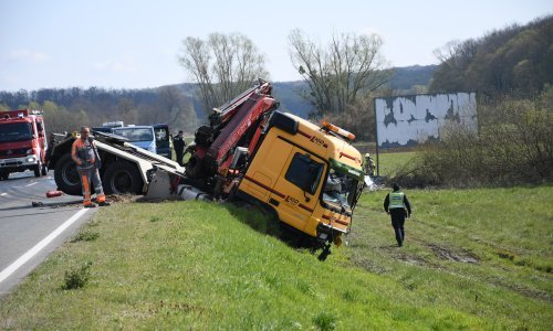 [VIDEO/FOTO] Strava u Bjelovaru: Dvoje ljudi poginulo u teškoj prometnoj nesreći