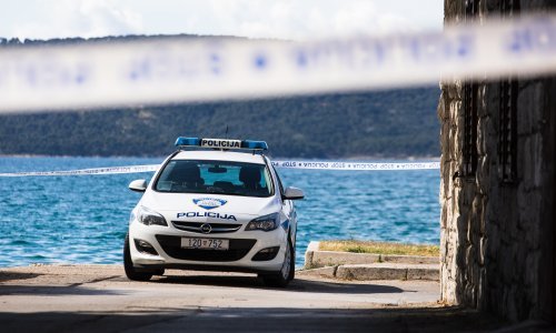Pijani nasrnuli na policajce u Zadru; sad su u pritvoru