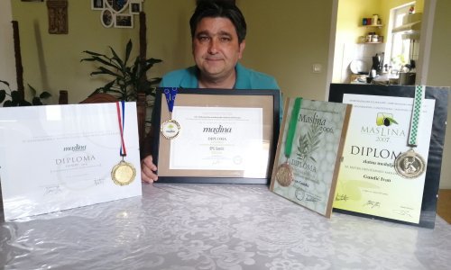 Zamolili smo našeg domaćeg nagrađivanog maslinara da nam objasni kako prepoznati kvalitetno ekstra djevičansko maslinovo ulje