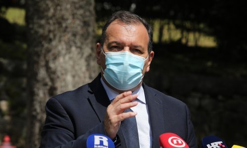 [FOTO, VIDEO] Beroš progovorio o aferi: Vjerujem da će se pokazati da je sve što se nabavljalo putem javne nabave bilo adekvatno