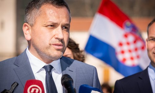 Domovinski pokret pred rodilištem u Splitu predstavio pet mjera za demografski oporavak