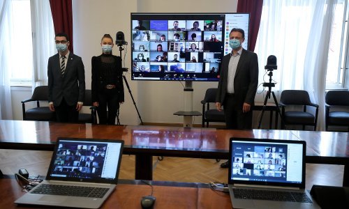 Jandroković vodio simuliranu sjednicu Sabora za srednjoškolce: 'Zakoni su iznimno bitni, moramo ih poštivati'