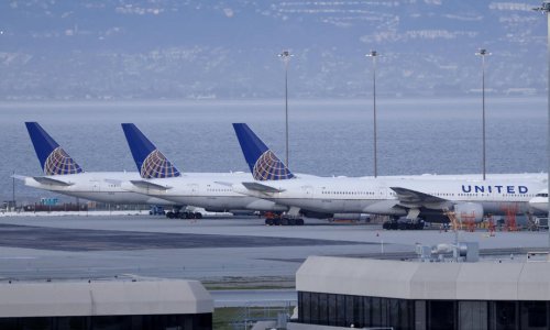 United Airlines smanjio gubitak u prvom tromjesečju