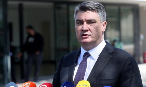 [VIDEO/FOTO] Novi obračun Milanovića sa svima: Tvrdi da je antifašist Habulin ucijenjen jer su mu sjeli na kuću, HDZ napadao zbog 'šumadijskog stola usred Zagreba', porciju dobili i Plenković, Pupovac...