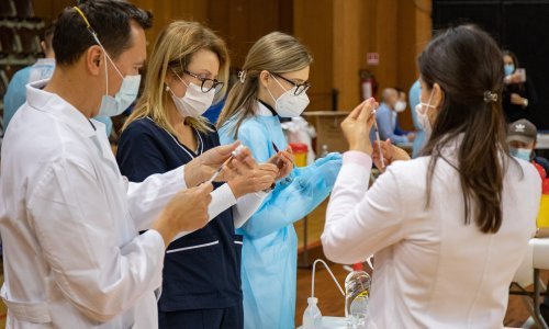 Počelo cijepljenje turističkih radnika u Istri; otvaraju i 70 punktova za testiranje turista: U potpunosti smo spremni za sezonu