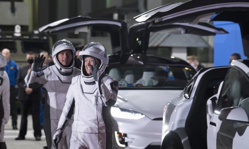 [FOTO/VIDEO] Kapsula Crew Dragon s posadom lansirana prema ISS-u