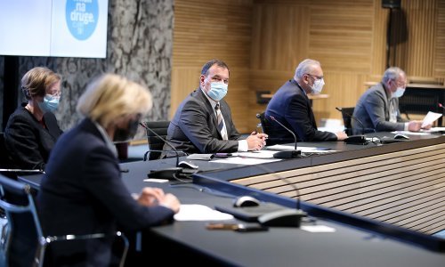 [VIDEO] Stožer o covid-putovnicama, nošenju maski i cijepljenju, Capak: 'Putar i pohana svinjetina puno su opasniji od AstraZenece'