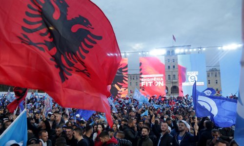 Albanci u nedjelju počeli izlaziti na izbore za novi parlament