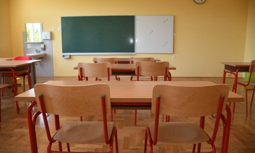 Učeniku odšteta jer mu je profesor vikao da je idiot