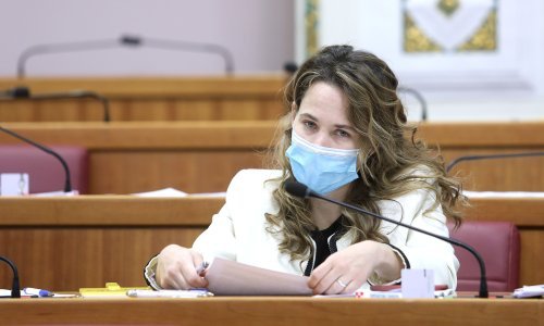 Selak Raspudić za govornicom iznijela strašne brojke i poručila: Djeca su velika žrtva korone