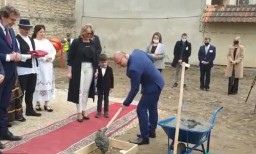 [VIDEO] U Subotici postavljen kamen temeljac Hrvatske kuće, ukopana i vremenska kapsula