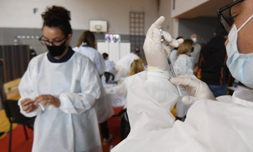 U Hrvatskoj 2439 novih slučajeva zaraze, preminulo 39 osoba