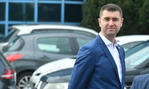 Filipović tvrdi da je Tomašević je opterećen milijunskim donacijama iz inozemstva