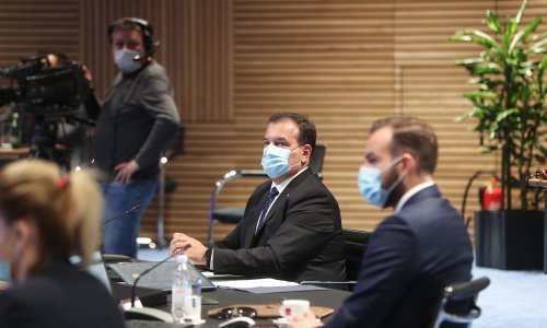 [FOTO] Beroš otkrio detalje novog plana cijepljenja: Cijepit će se raznim cjepivima sedam dana u tjednu i najmanje 12 sati dnevno, građane će pozivati iz call centra