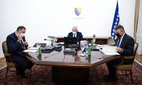 Kaos u Predsjedništvu BiH: Komšić nazvao Dodika primitivcem, on mu uzvratio: Ne propušta priliku 'izblamirati' sebe i državu