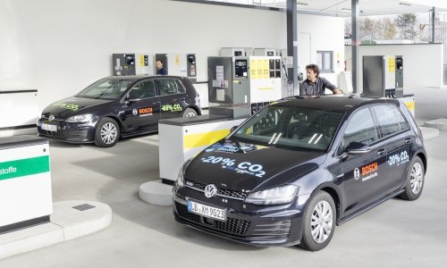 Klimatski prihvatljiva mobilnost; Bosch, Shell i Volkswagen razvijaju obnovljivi benzin s 20 posto nižom emisijom CO₂