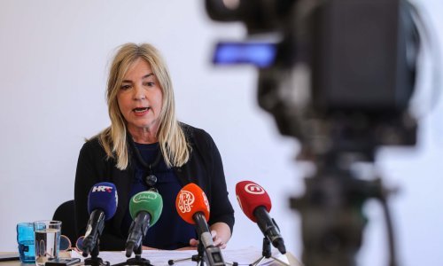 Pravobraniteljica: Izuzeti djecu od promidžbenih političkih aktivnosti