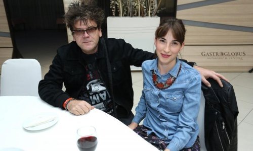 Žera dugo nije izveo suprugu, a onda su sve demantirali osmijesima