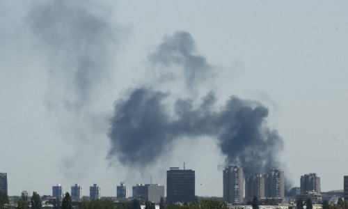 [FOTO/ VIDEO] Ugašen požar u reciklažnom dvorištu u Novom Zagrebu, na terenu bilo na desetke vatrogasaca