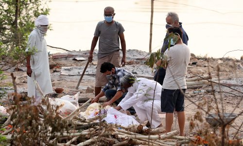 U Indiji vape za kisikom; zaraza se iz gradova prelila u ruralna područja; u danu preminulo 3980 ljudi