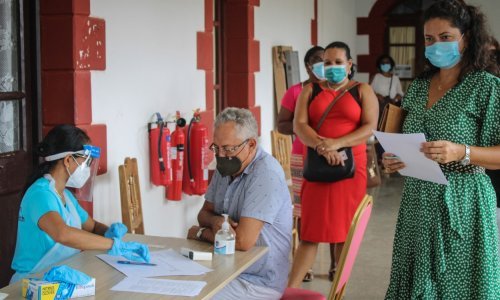 Ova otočna država vodeća je u svijetu s čak 66 posto cijepljenih stanovnika, no opet se zaključava zbog naglog skoka broja zaraženih