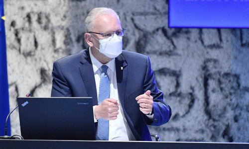 Božinović: Razmatramo povećanje okupljanja na 100 osoba i otvaranje zatvorenih dijelova restorana