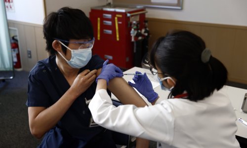 Japan nagomilao cjepiva, ali je zbog logističkih propusta cijepljeno tek dva posto stanovništa