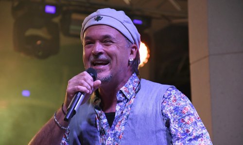 [VIDEO] Nakon godinu dana provedenih u studiju, Zlatan Stipišić Gibonni ponovno ima hit