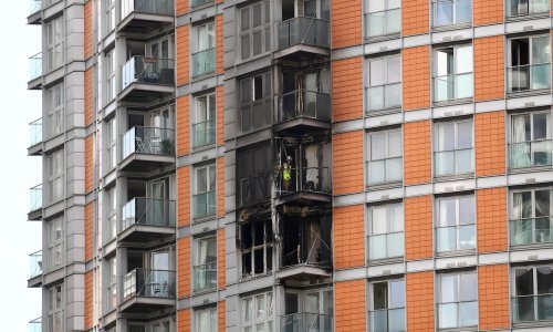 U požaru zgrade u Londonu izgorjelo više stanova