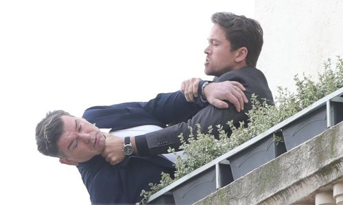 Slučajne prolaznike iznenadio prizor: S balkona poznatog hotela umalo pao čovjek, no sve je to dio radnje nove špijunske serije koja se snima u Zagrebu